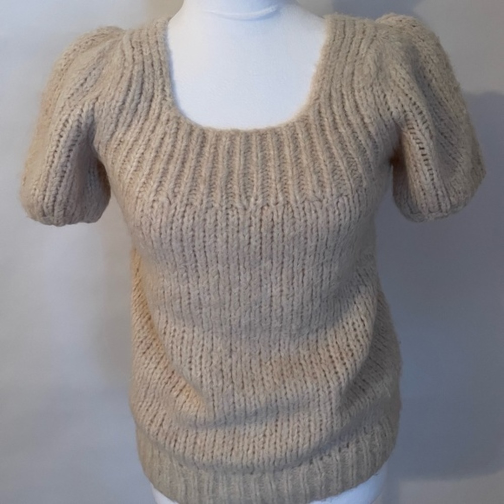 BCBGMAXAZRIA Beige Short Sleeve Sweater Size Small